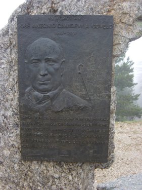 placa homenaje a jose antonio cimadevila covelo, fundador de la asociacin de amigos de los caminos de santiago madrileos