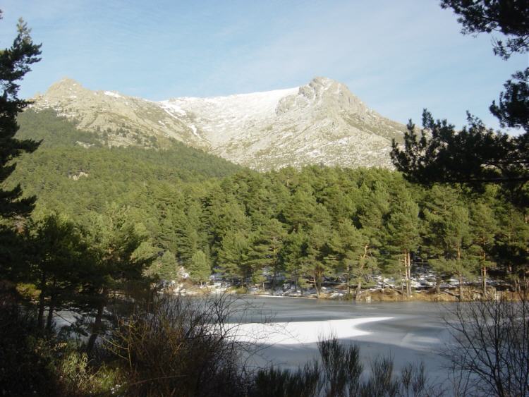 Valle de La Barranca. El Pe�otillo desde el embalse del Ejercito.