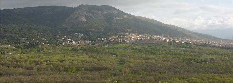 Monasterio y San Lorenzo del Escorial, visto desde La Silla de Felipe II.