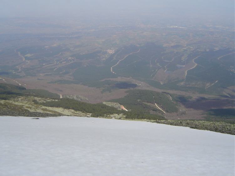 Vista del Santuario del Moncayo desde el cordal