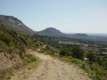 Cancho de El Mondalindo y Sierra de La Cabrera y La Cabeza