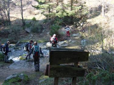 Vadeando el arroyo Del Morete