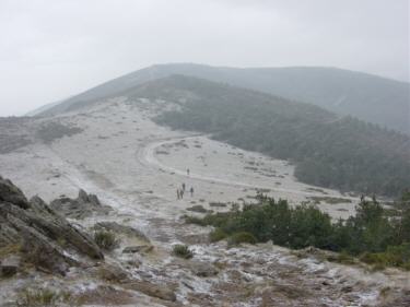 Collado de San Benito. Dejamos el camino y cogemos la pista que nos llevara al Puerto de La Quesera