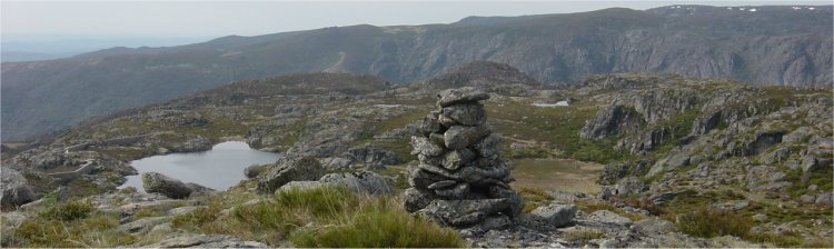 Laguna de Mancas y Laguna Pay�n al fondo