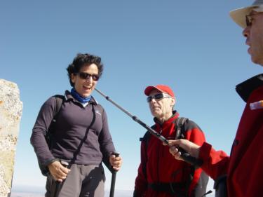 Ceremonia de nombramiento de Rosa como "Trotamontes". En la cima del Pico Zapatero